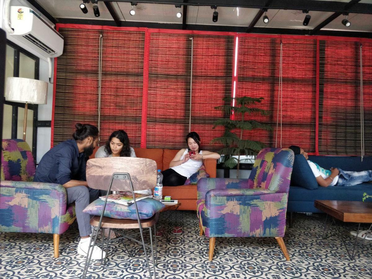 Madpackers Delhi West Hostel New Delhi Ngoại thất bức ảnh